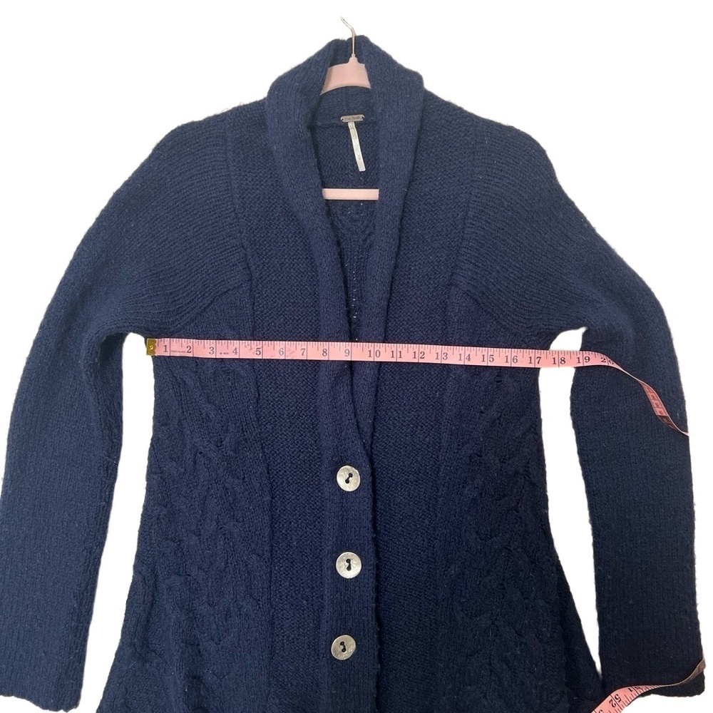 Free People Far Away Cable Knit Cardigan Womens Size M Blue Shawl Collar - Picture 13 of 13
